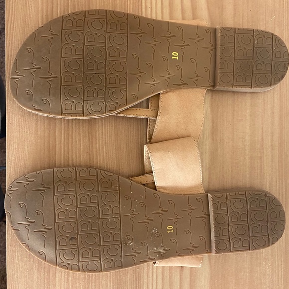 Because Music is My Heartbeat Leather Thong Sandals - Picture 5 of 5